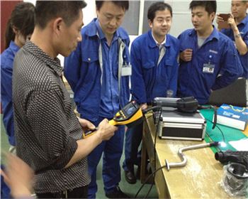 山東濰柴動力內(nèi)窺鏡演示現(xiàn)場